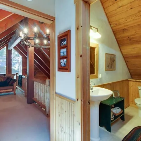 Tahoe Pines Cabin